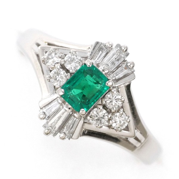 【通常価格より20%OFF】【素材】 PT900/プラチナ【石目】 エメラルド 0.24ct ダイヤ 0.28ct【総重量】 約5.2g【サイズ】 約8号【最大幅】 約11mm【サイズ直し】 不可【付